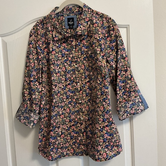 NWT Woman’s Size large Nautica Jeans Floral Shirt - Picture 1 of 5